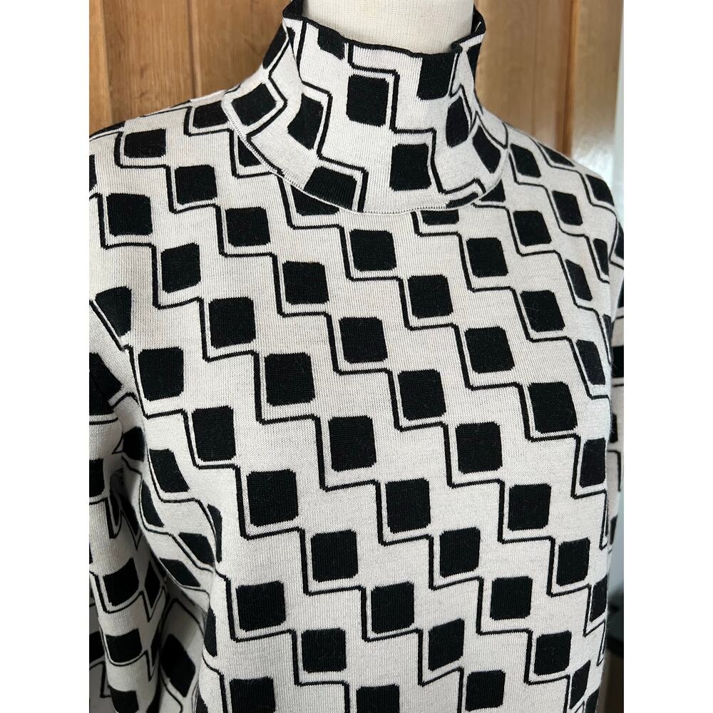 Quiet Luxury St. John Wool Stretch Maximalist Black White Mock Neck Sweater Sz L - Picture 3 of 14